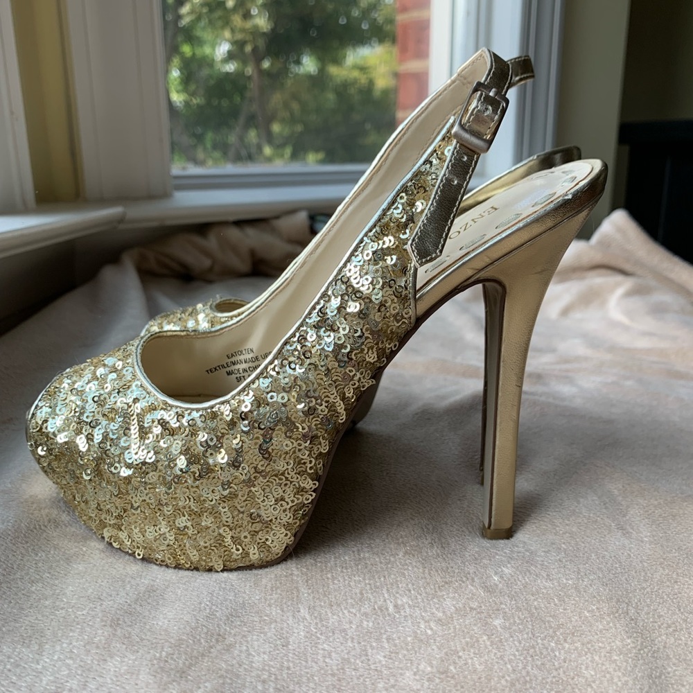 Enzo Angiolini Gold Sequin Platform Heels Size 5, 5” Heel we